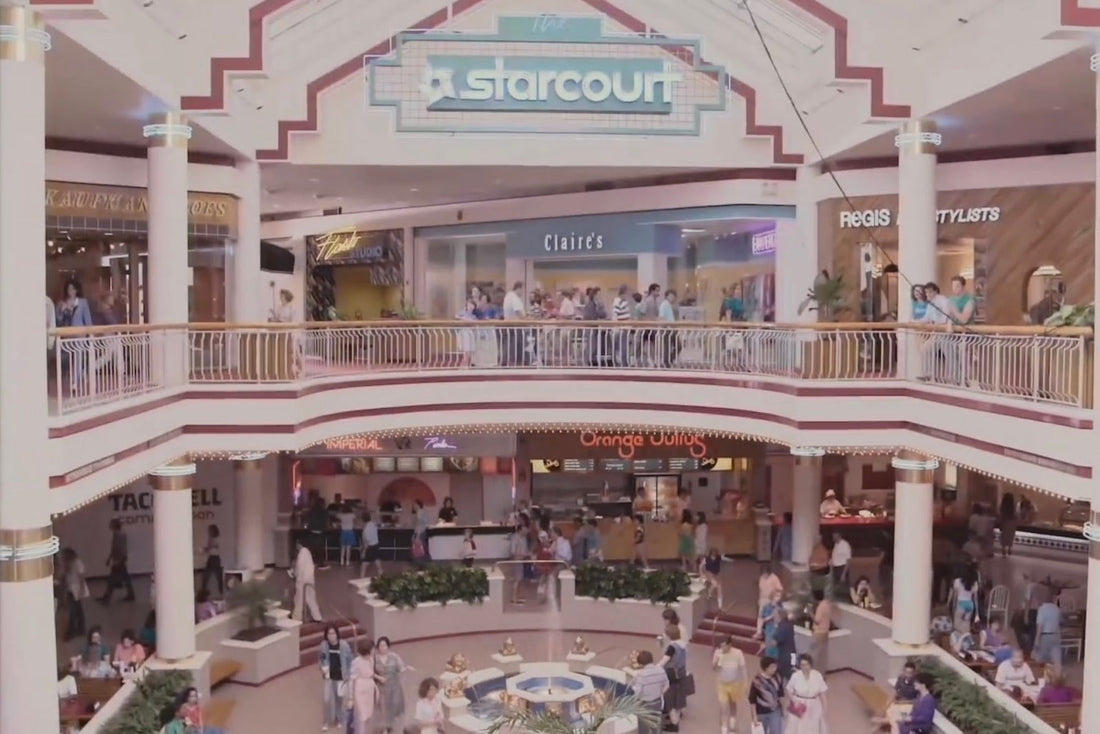 Stranger Things 1985: vestíbulo de Starcourt, fuente y tiendas