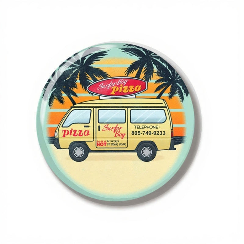 Badge 44 mm Stranger Things van Surfer Boy Pizza vu de face