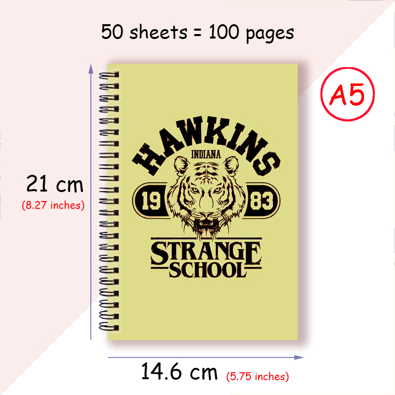 Carnet A5 Stranger Things Hawkins Strange School jaune vu de face