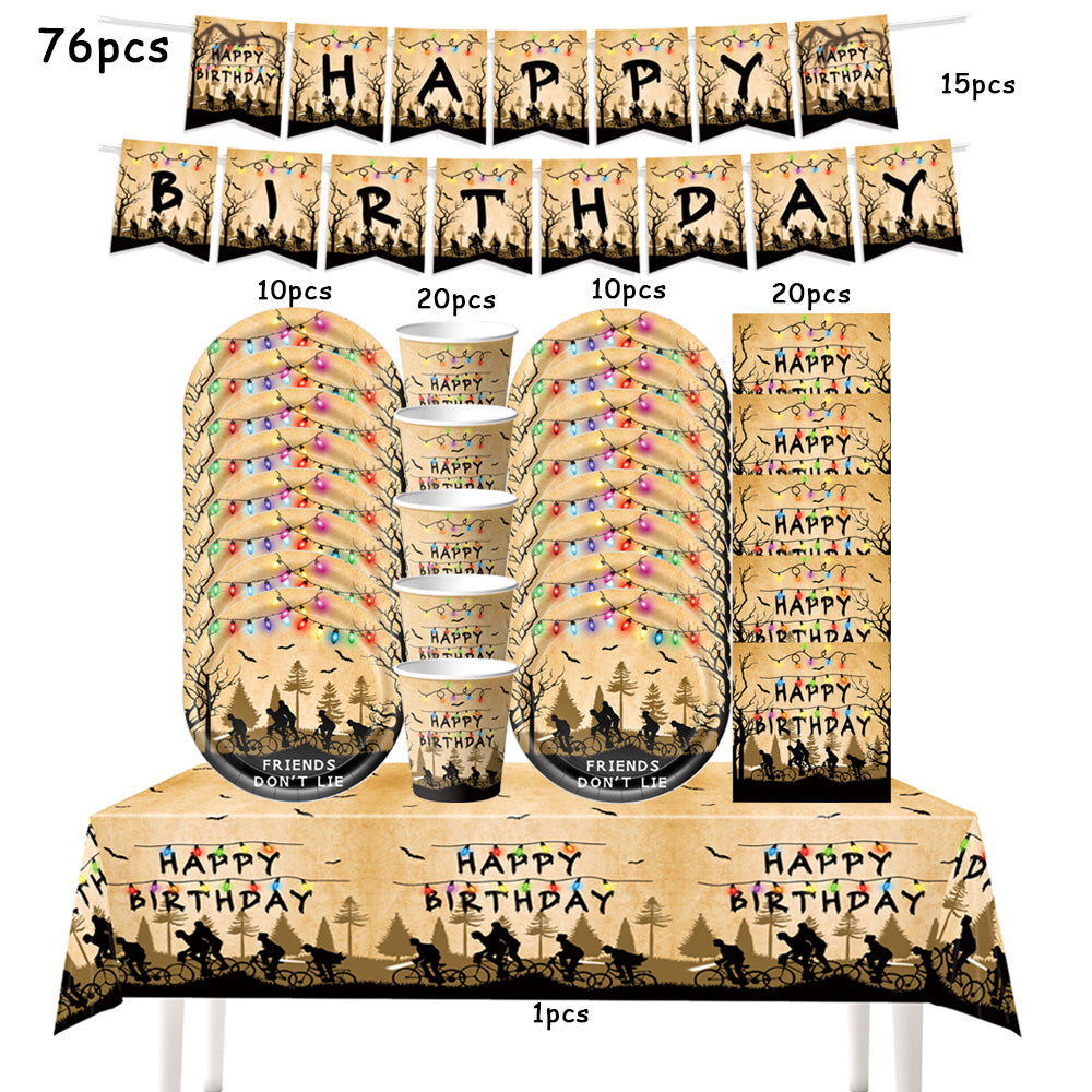 Kit anniversaire Stranger Things kraft 76 pièces avec banderole vu de face