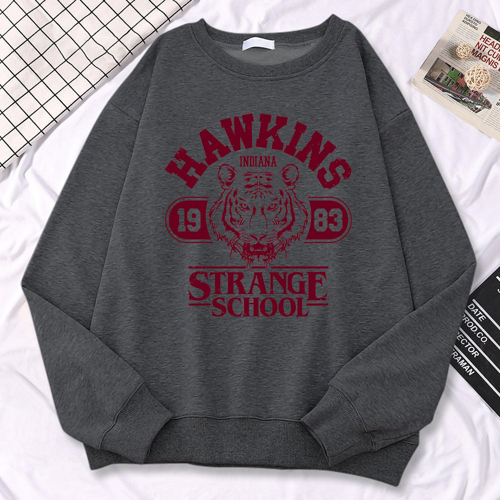 Sweat oversize Stranger Things Hawkins Strange School 1983 – coloris Gris foncé