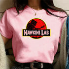 Camiseta de mujer rosa Stranger Things Hawkins Lab