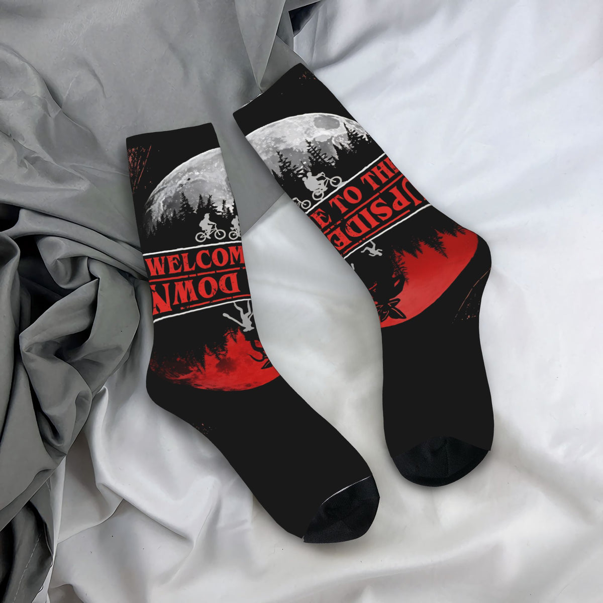 Chaussettes Stranger Things Welcome to the Upside Down noires vu de face