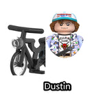 Minifigura para construir Stranger Things Dustin Hellfire Club