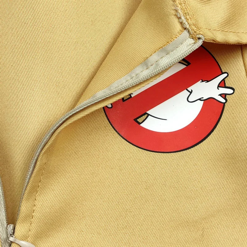 Escudo del fantasma tachado en el mono de Cazafantasmas Stranger Things